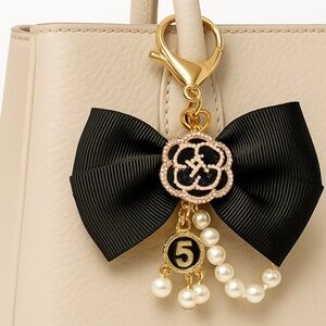 NWOT Black Bow Pearl Fashion Keychain Bag Charm